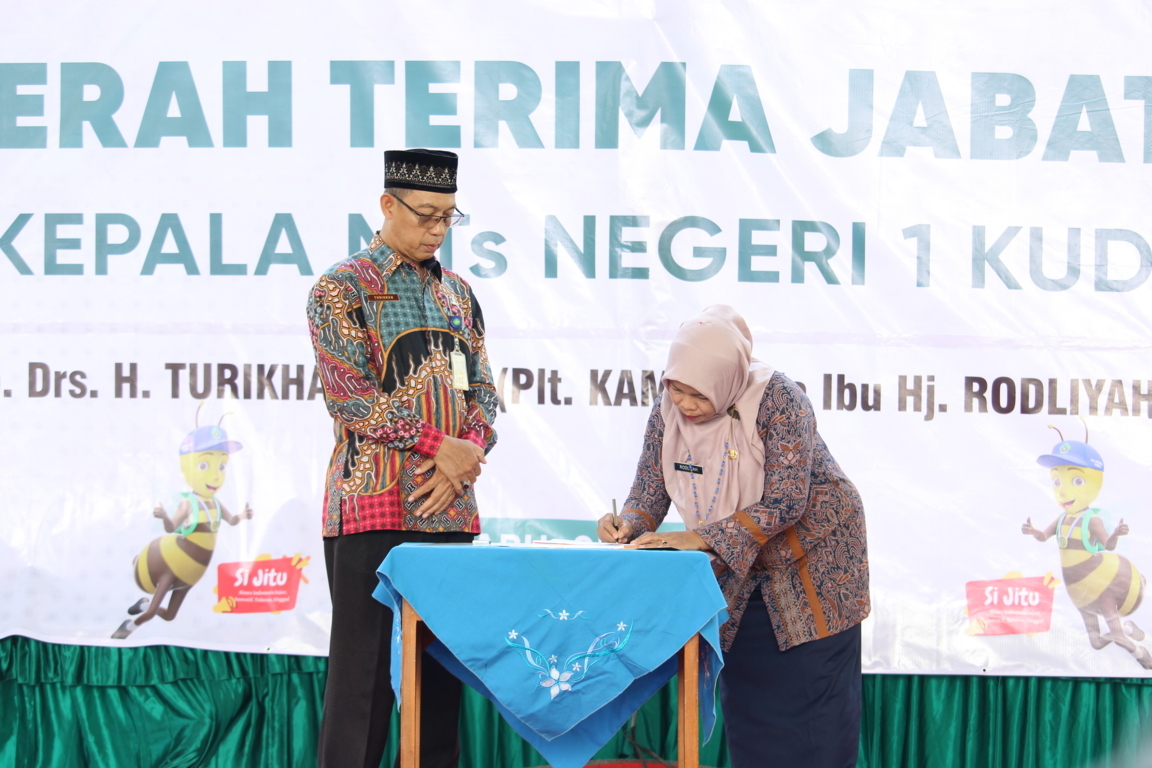 Serah Terima Jabatan Kepala MTs Negeri 1 Kudus 