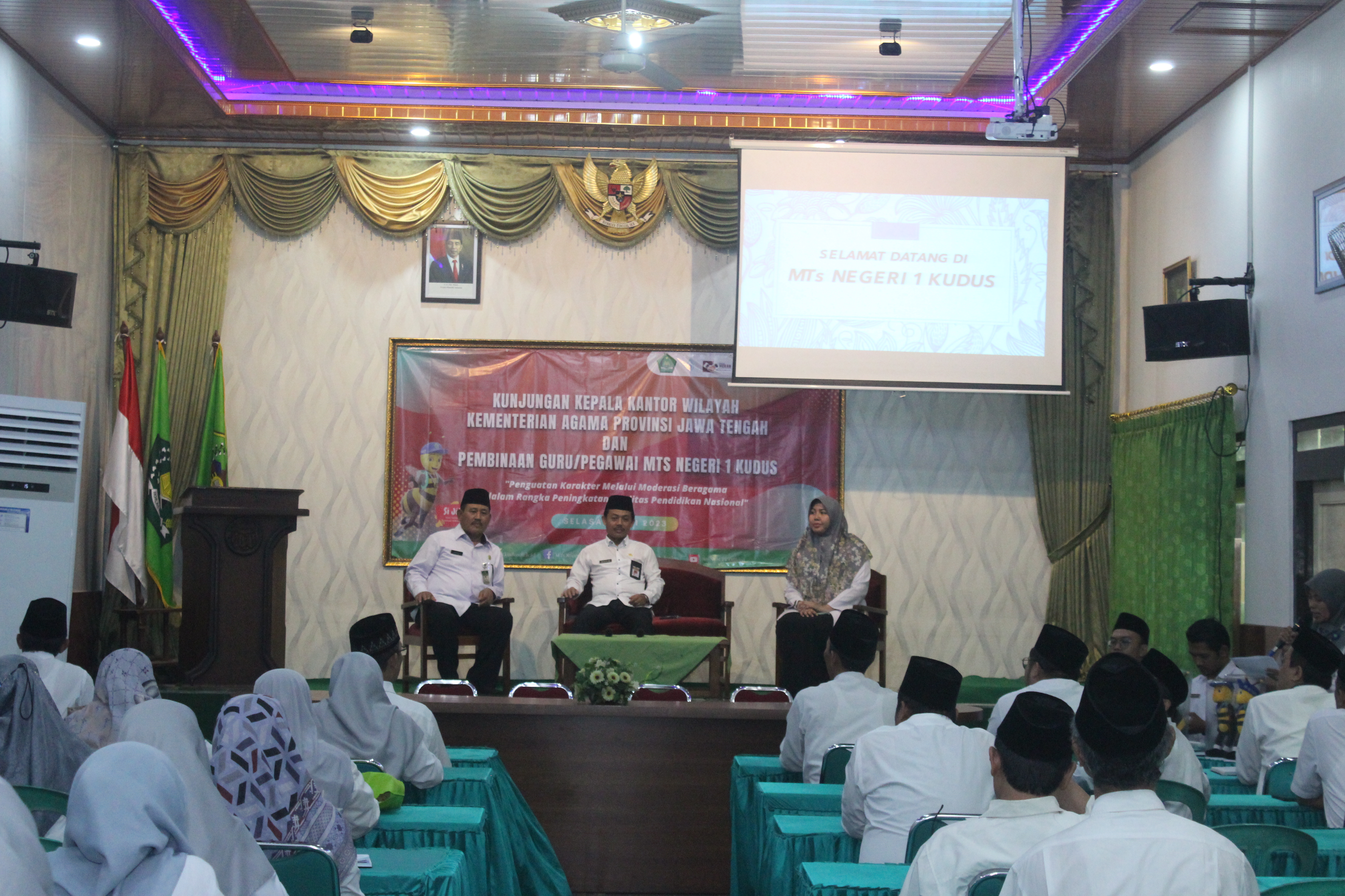 Kunjungan Kakanwil Kemenag Provinsi Jawa Tengah ke MTs Negeri 1 Kudus