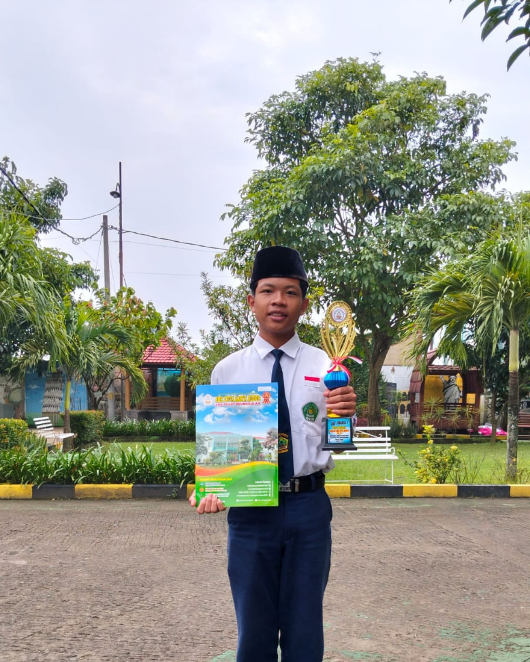 Siswa MTsN 1 Kudus Raih Juara 1 Lomba Foto Kreatif Tingkat Kabupaten